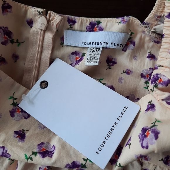 NWT Floral puff sleeves square neck dress XS - Picture 4 of 9